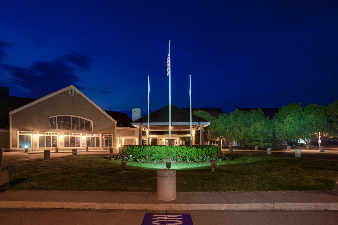 Maumee Bay State Park Lodge Oregon Exterior photo